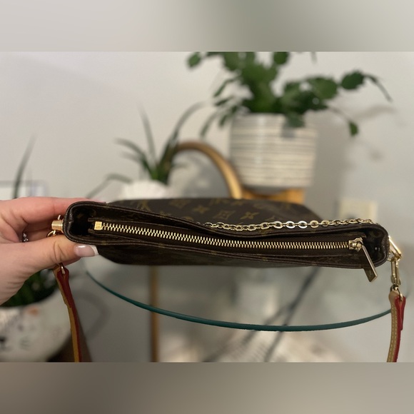 SOLD - Louis Vuitton trotteur bag - Picture 11 of 11